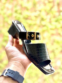 صندل پاشنه دار سنگی